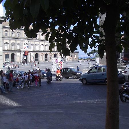 Serra Casa Vacanza A Piazza Del Plebiscito Napoli Dış mekan fotoğraf
